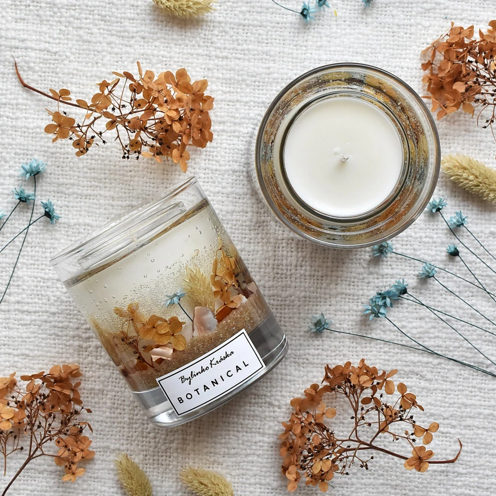 BALTICKÝ JANTAR – BOTANICAL sojová vonná svíčka s květy